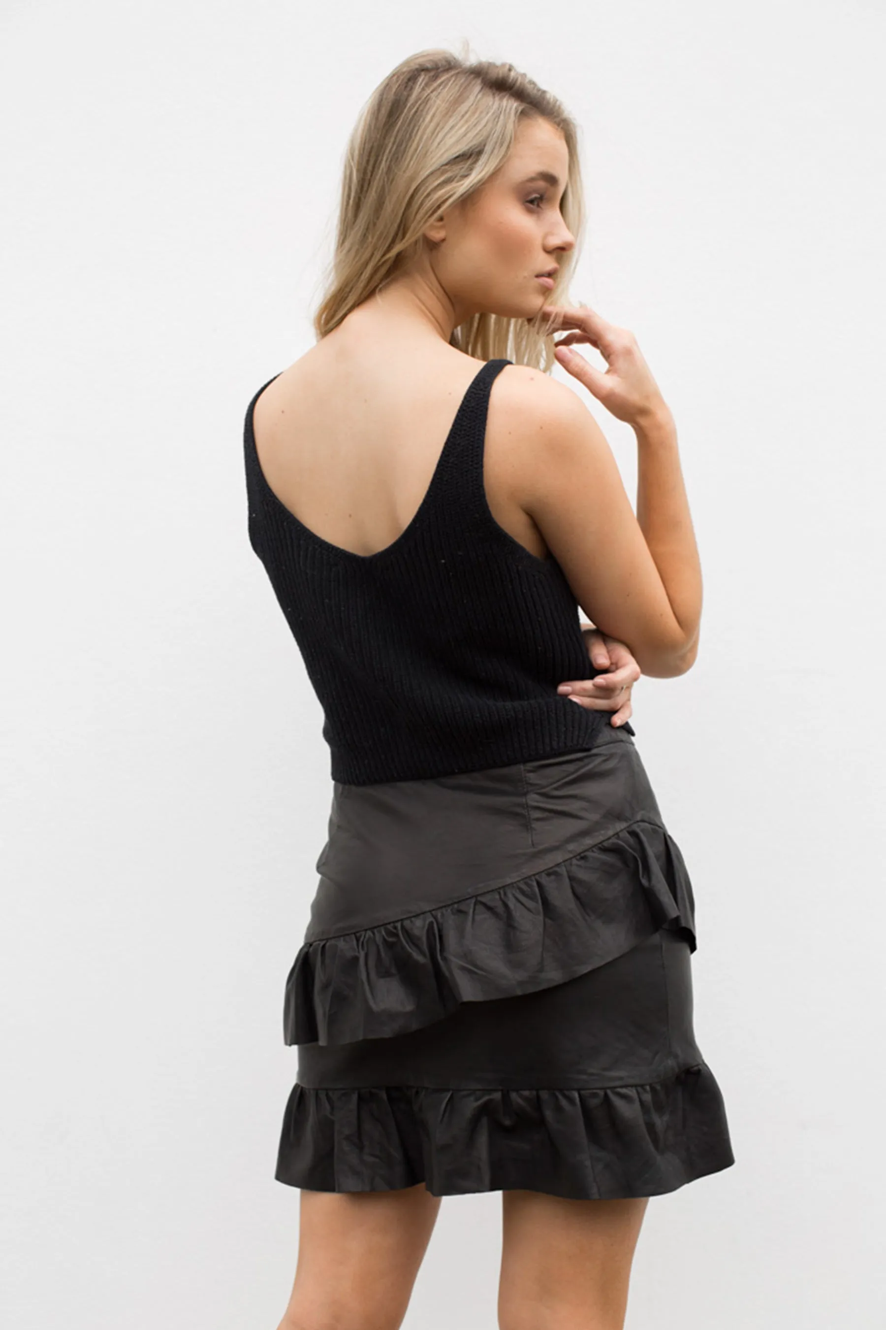 WILLOW RUFFLE LEATHER MINI SKIRT - BLACK